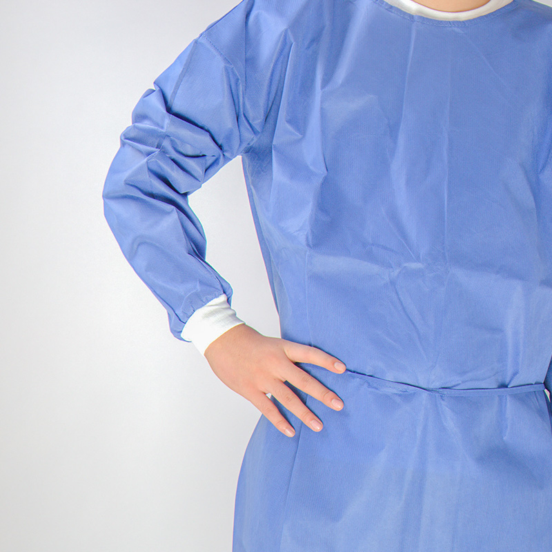 Nuevo Tipo Gasa Desechable SMS Gown de Aislamiento En13795 Bata Quirúrgica Transpirable AAMI Nivel 3 Aprobado por CE FDA para Fabricante de Alto Estándar