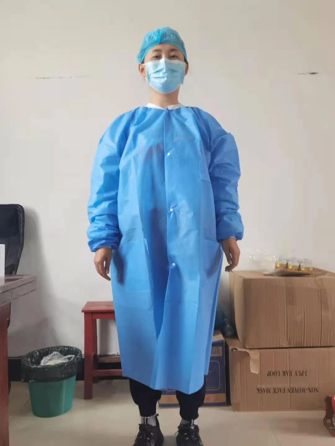 Bata quirúrgica desechable de alta calidad, delantal de aislamiento con lazo para el pulgar, trajes de scrubs