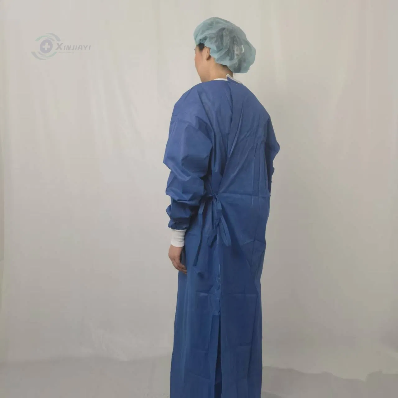 La fábrica de batas de aislamiento de tela no tejida, batas quirúrgicas y abrigos de laboratorio apoya la personalización