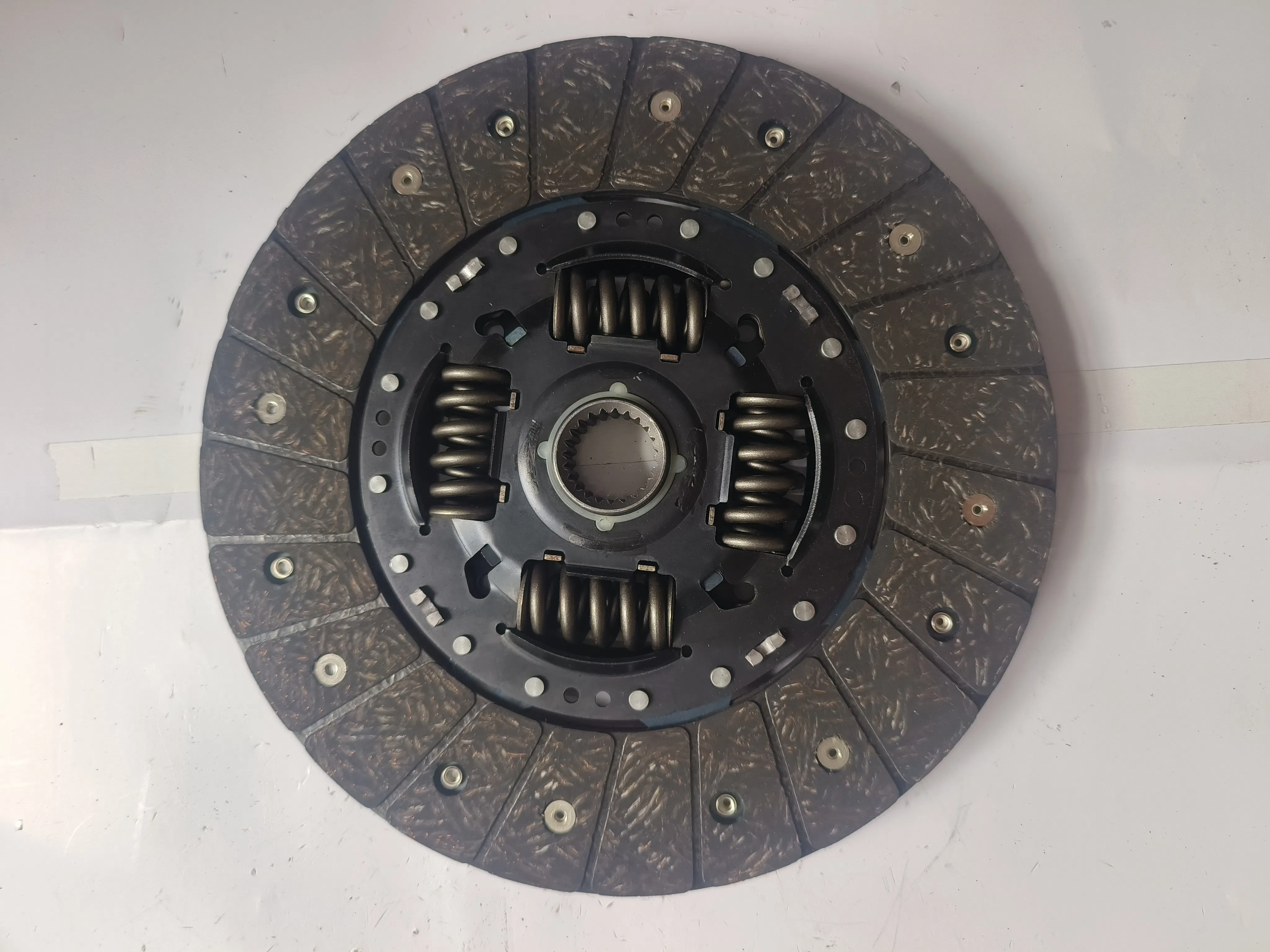 Heavy-Duty Automotive Clutch Plate with Protective Layer Against Rust