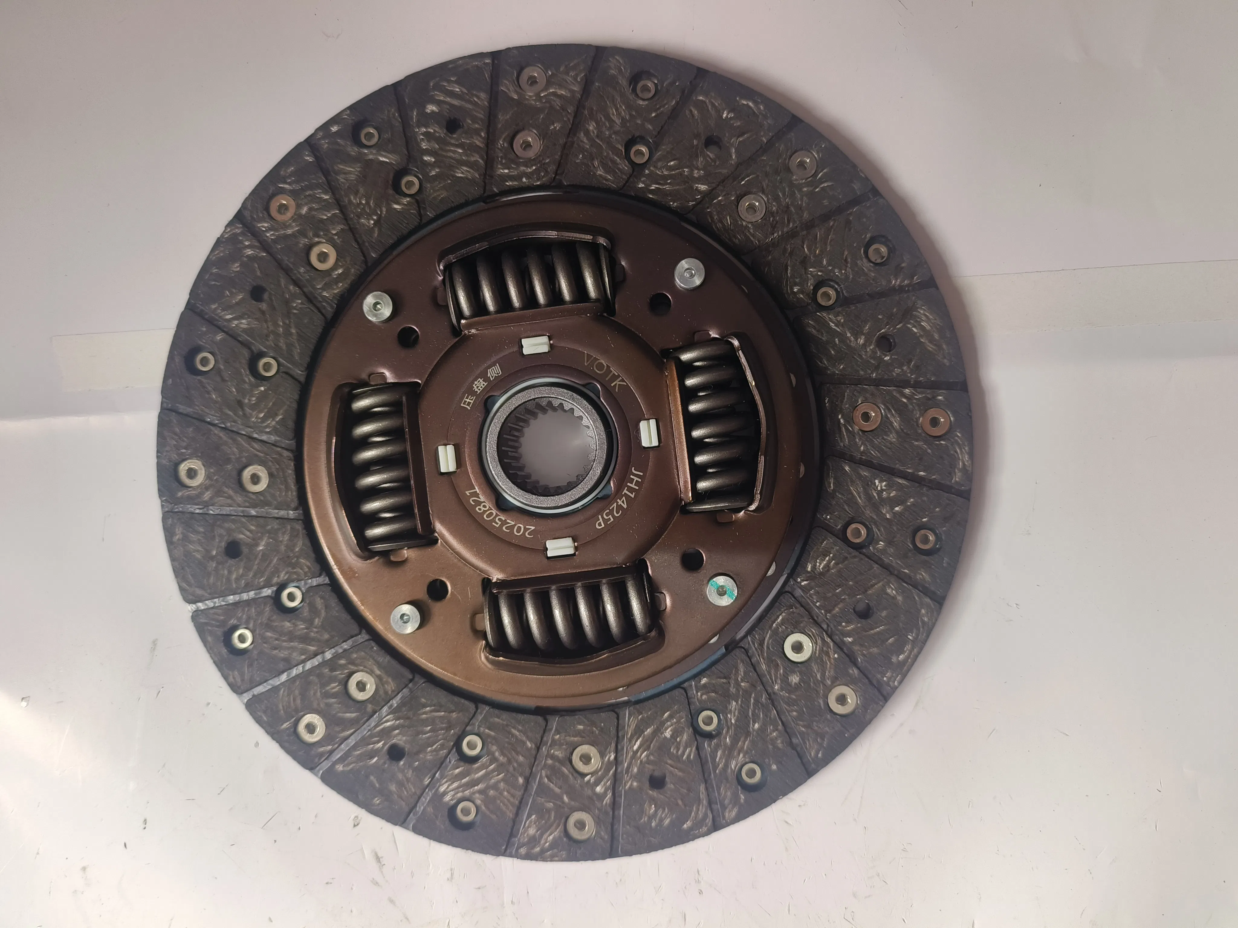 Heavy-Duty Automotive Clutch Plate with Protective Layer Against Rust