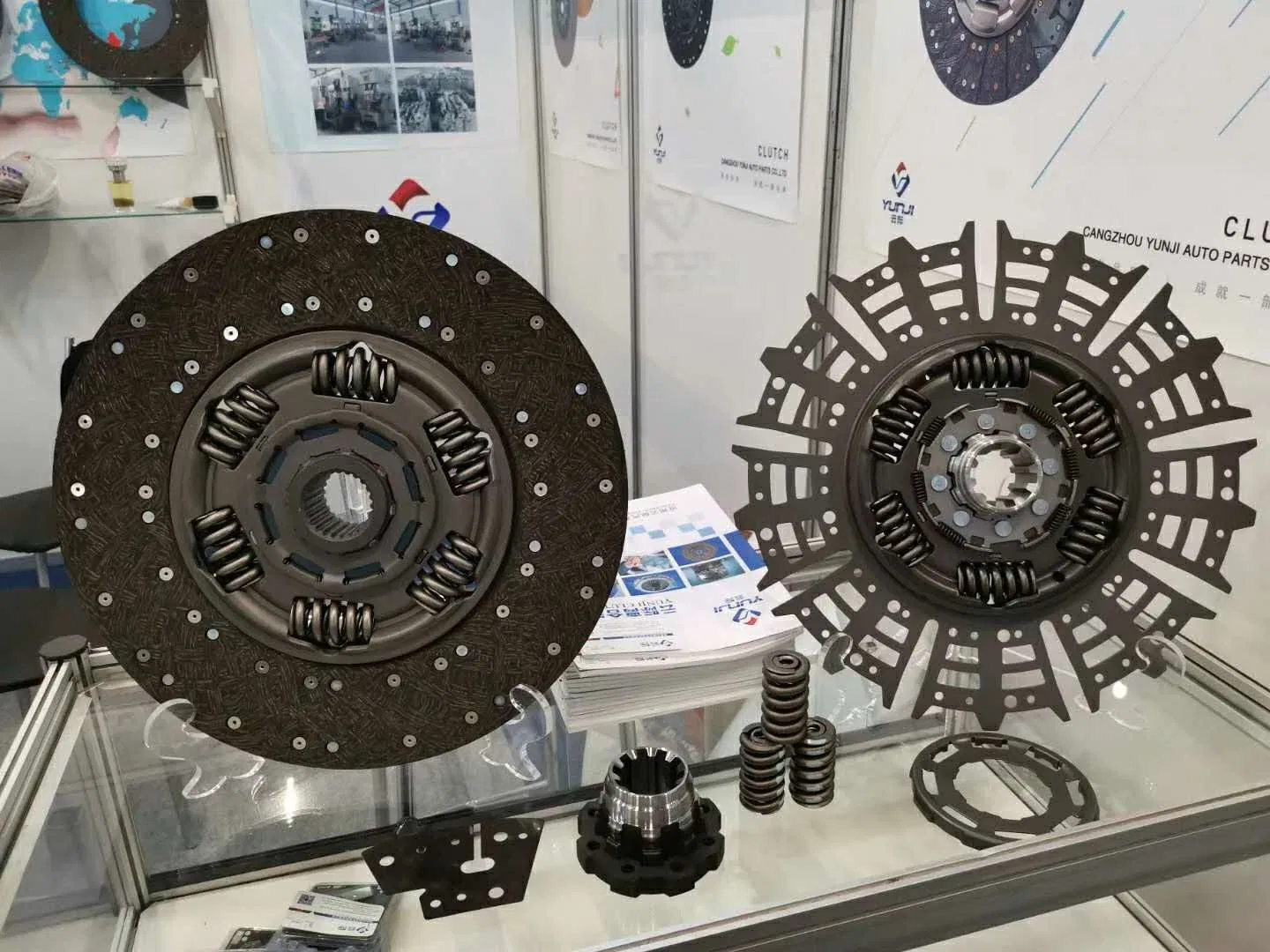 Truck Clutch Disc Kit Truck Transmission Parts Clutch Disc Assy for Mercedes Benz Parts OE 1878000206 Automotive Spare Parts Auto Clutch Components