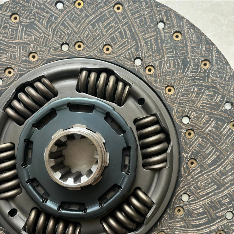 High Performance High Quality Truck Clutch Disc Plate New Auto Part
