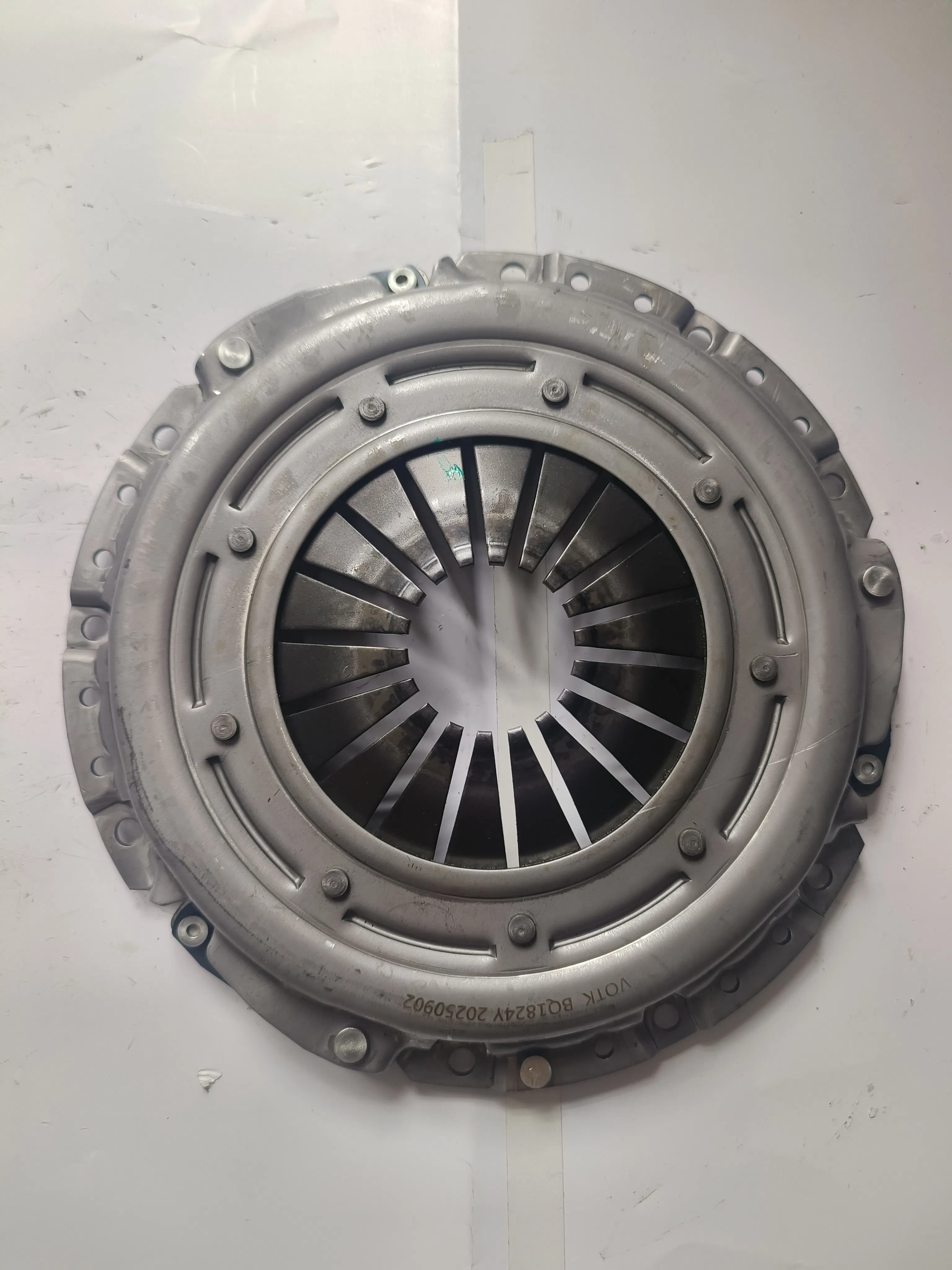 Heavy-Duty Automotive Clutch Plate with Protective Layer Against Rust
