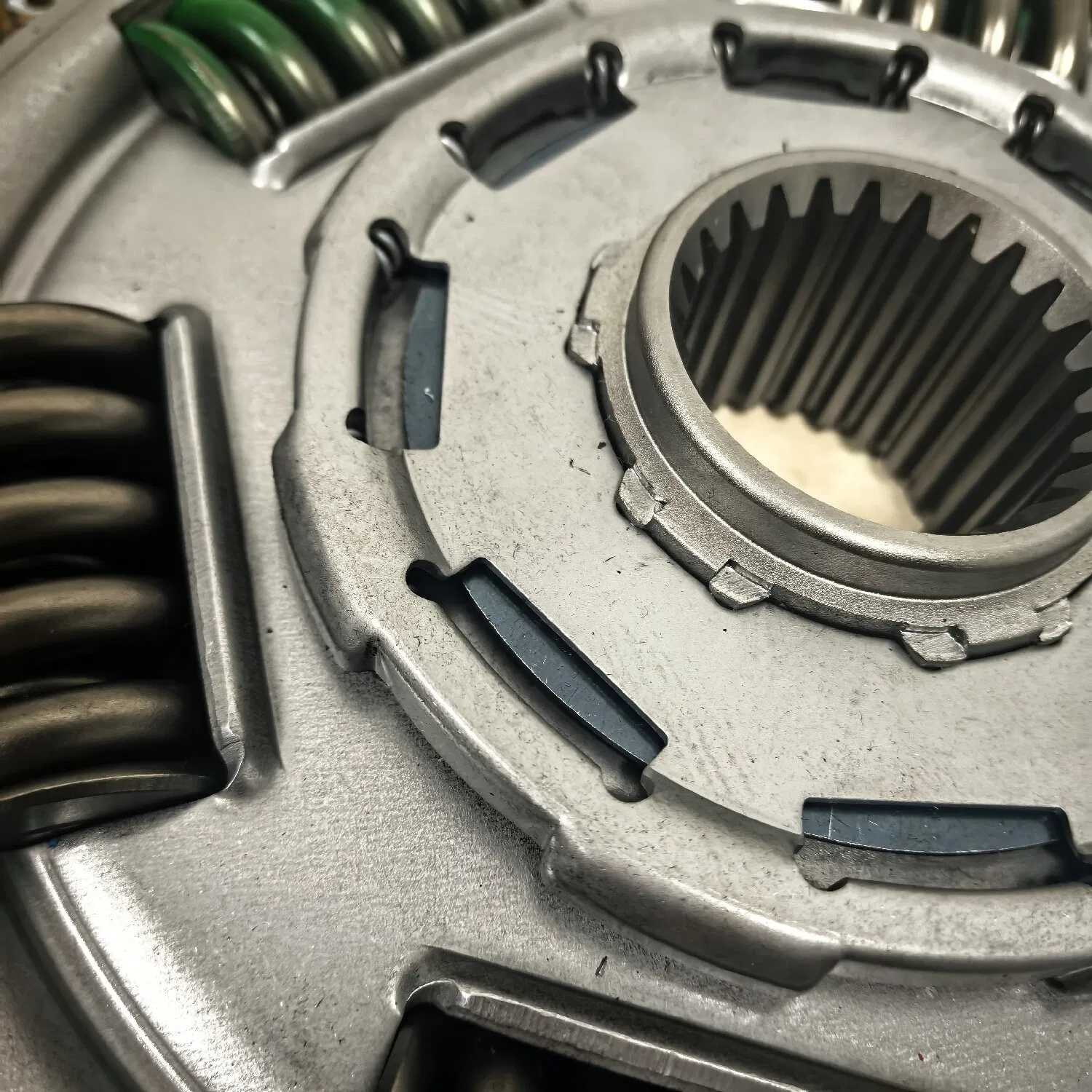 Amt Clutch Plate and Disc Kit for Volvo Commercial Vehicle Truck Repairs