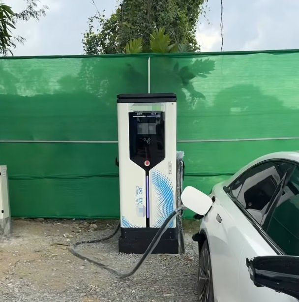 40kw 60kw 240kw تصميم مقبض محمول فعال لمحطة شحن محطات الشحن على الطرق السريعة بين المدن