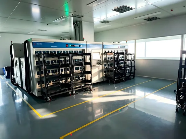 محطة طاقة محمولة 600W LiFePO4 بطارية للطوارئ المنزلية والتخييم في الهواء الطلق