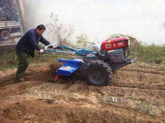 22HP Hand Walking Tractor Peanuts Accessories Walking Tractor Pump Harvester