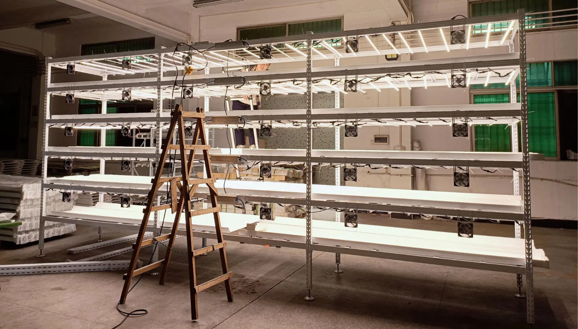 Smart Vertical Hydroponics Grow System with Full Spectrum LED Light - Indoor Gardening System