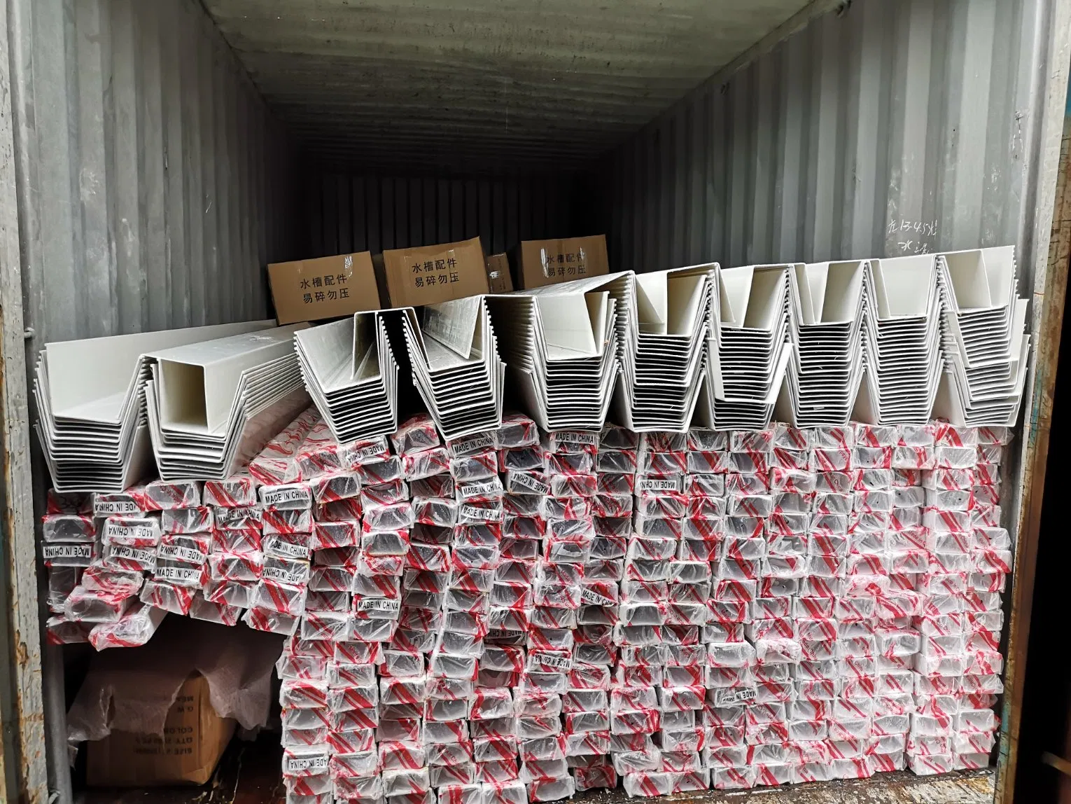 Manufacturer Hydroponic Manufacturing Strawberry Gutter Smart Farm Seedling Substrate Growing Vegetables Hydroponic Farm