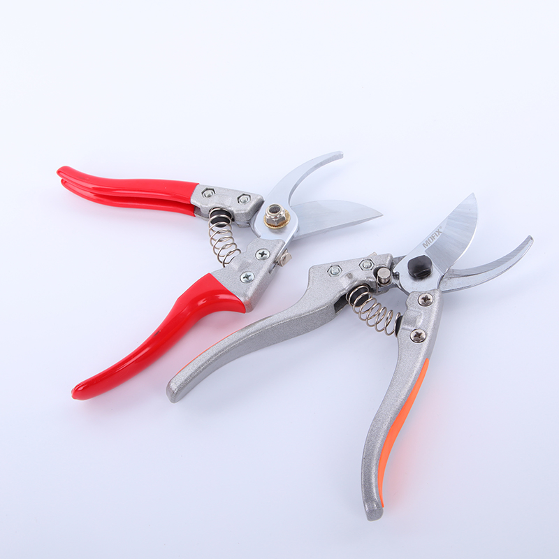 Ergonomic Hand Tool for Garden Pruning