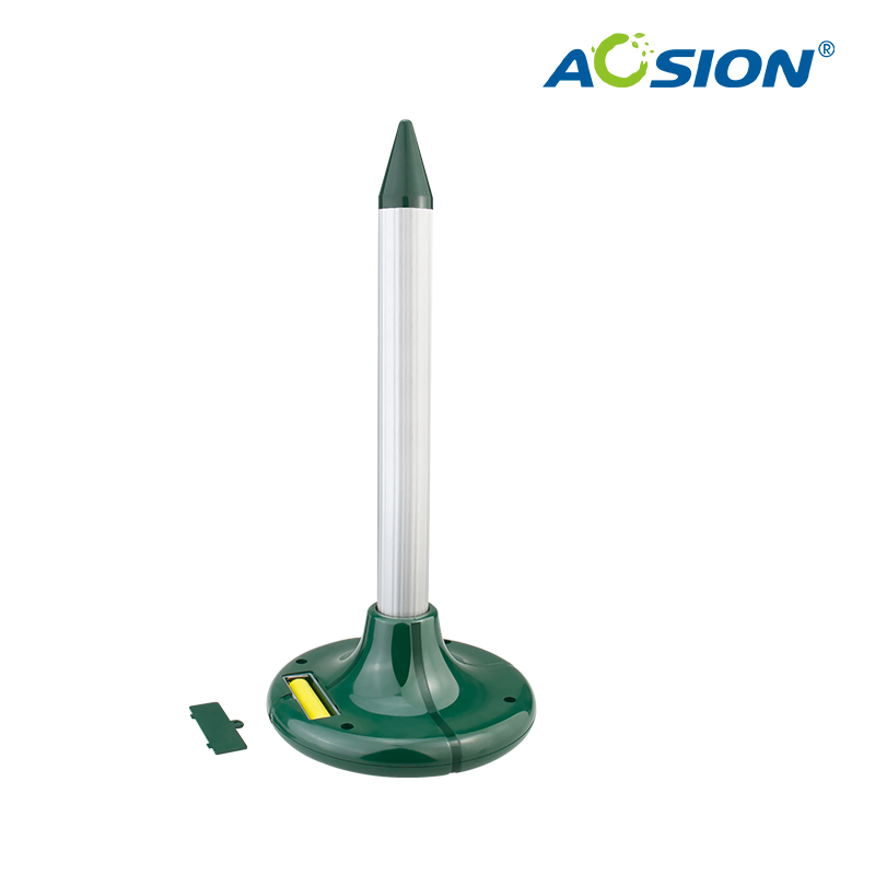 Sonic Outdoor Mole Repeller: Rechargeable Eco-Friendly Garden Pest Control