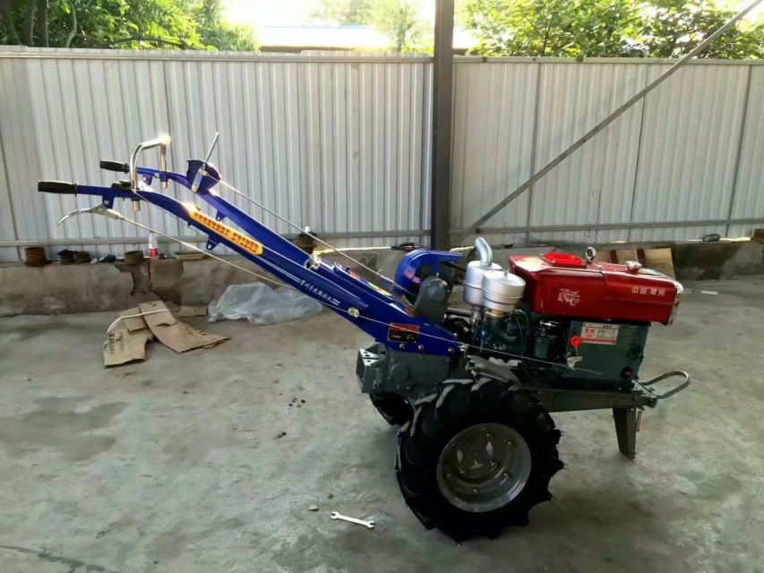 22HP Hand Walking Tractor Peanuts Accessories Walking Tractor Pump Harvester