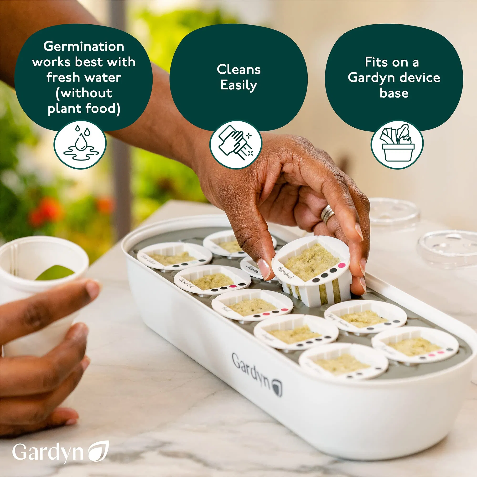 Smart Vertical Hydroponic Growing System for Indoor Gardens