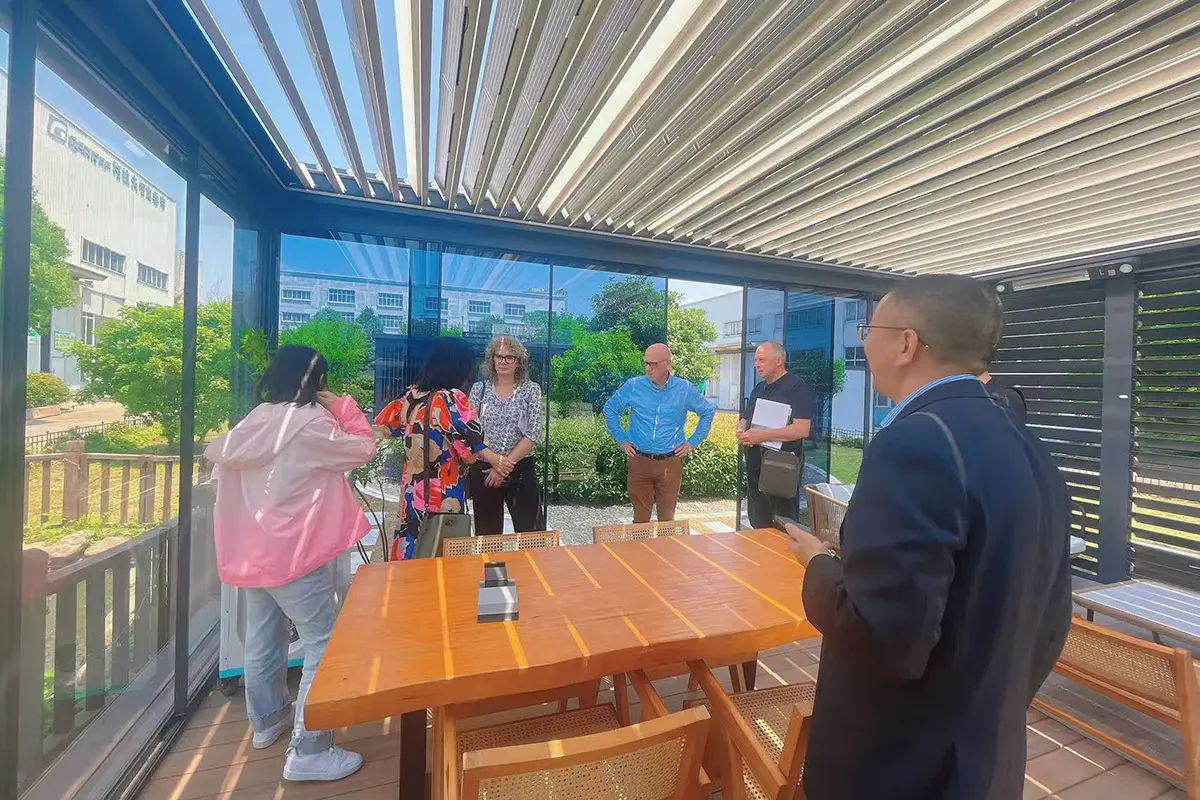 European distributor visiting aluminum pergola production workshop