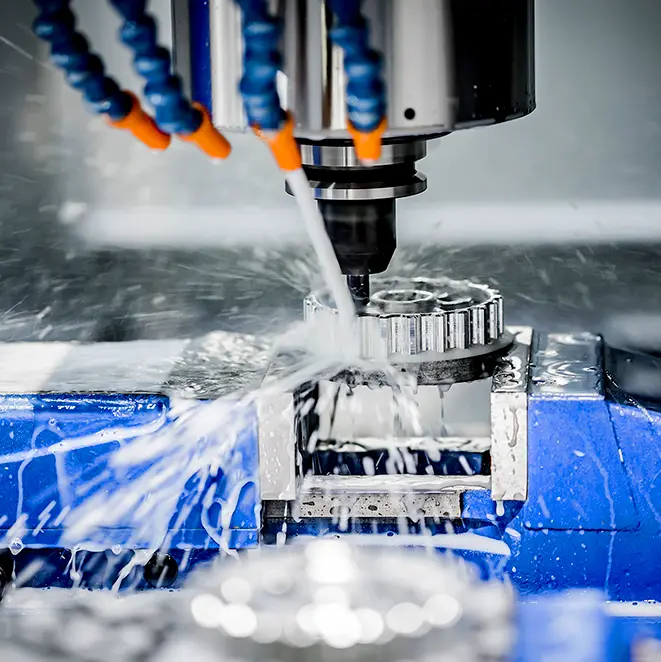 LvXing experienced engineering team working on aluminum product development