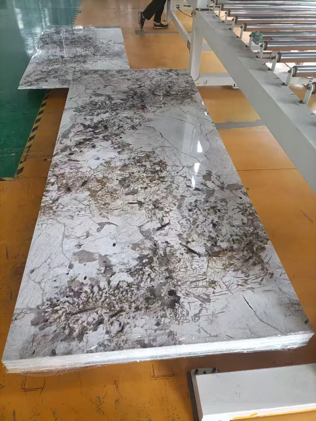 Decoration Material Interior New Design PVC Wall Panel Chinese Factory UV Coating for Use Interior Home Villas Construction Marble Slatted