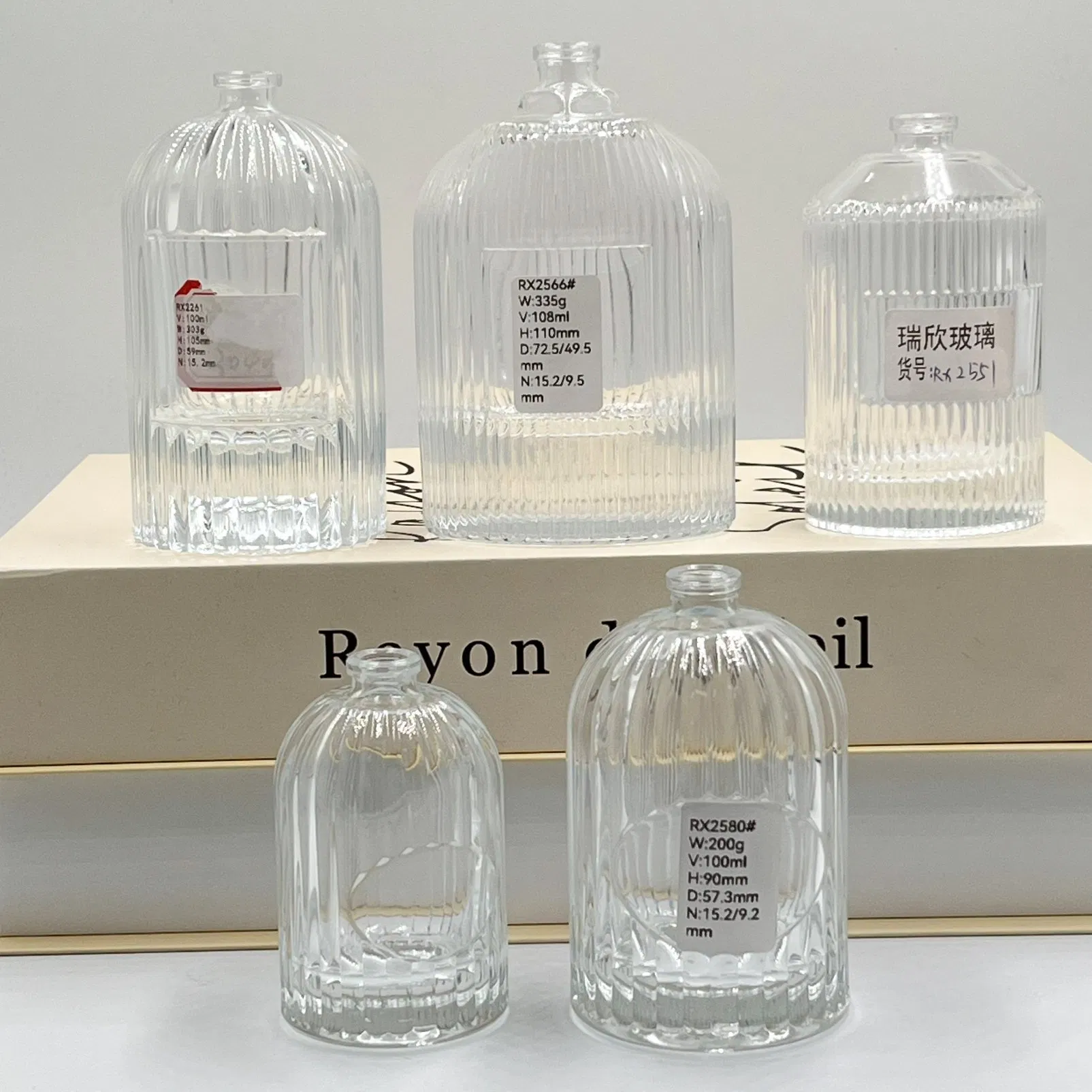 Wholesale 100ml Empty Luxury Flat Round Spray Fragrance Bottle Black Refillable Perfume Glass