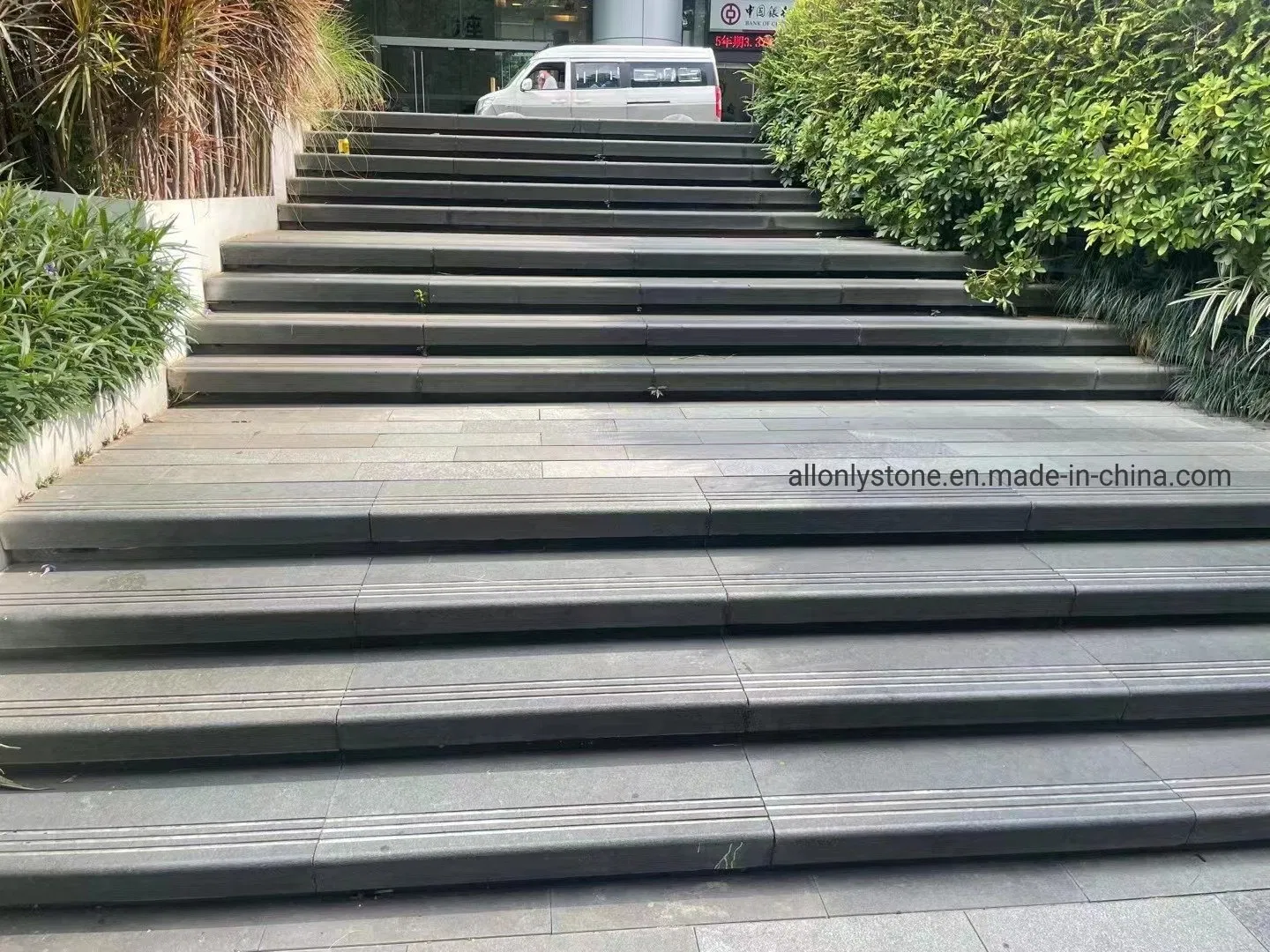 Natural Stone Slab China Grey/Yellow Absolutely Black Marble Granite for Indoor Outdoor Flooring Tile/Wall Tile/Drive Way Paving Stone/Cobblestone/Stair