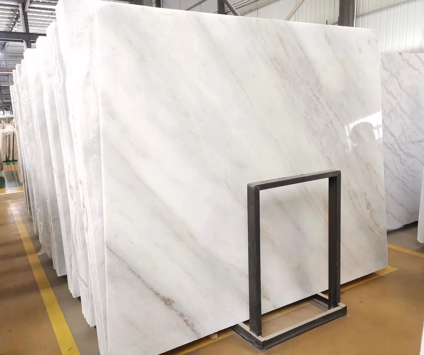 Guangxi White Marble Bookmatch Slabs China Bianco Carrara Marble