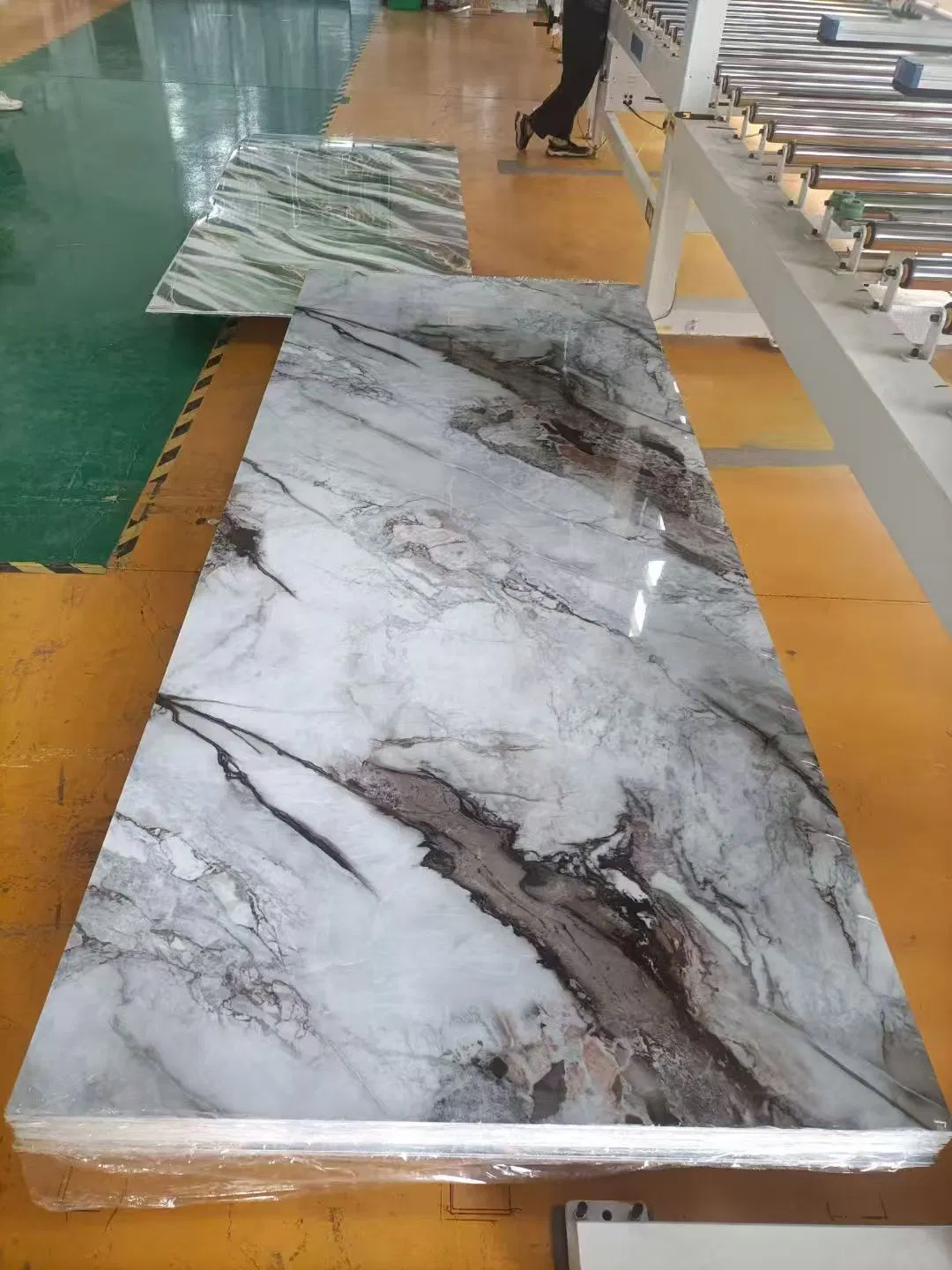 Decoration Material Interior New Design PVC Wall Panel Chinese Factory UV Coating for Use Interior Home Villas Construction Marble Slatted