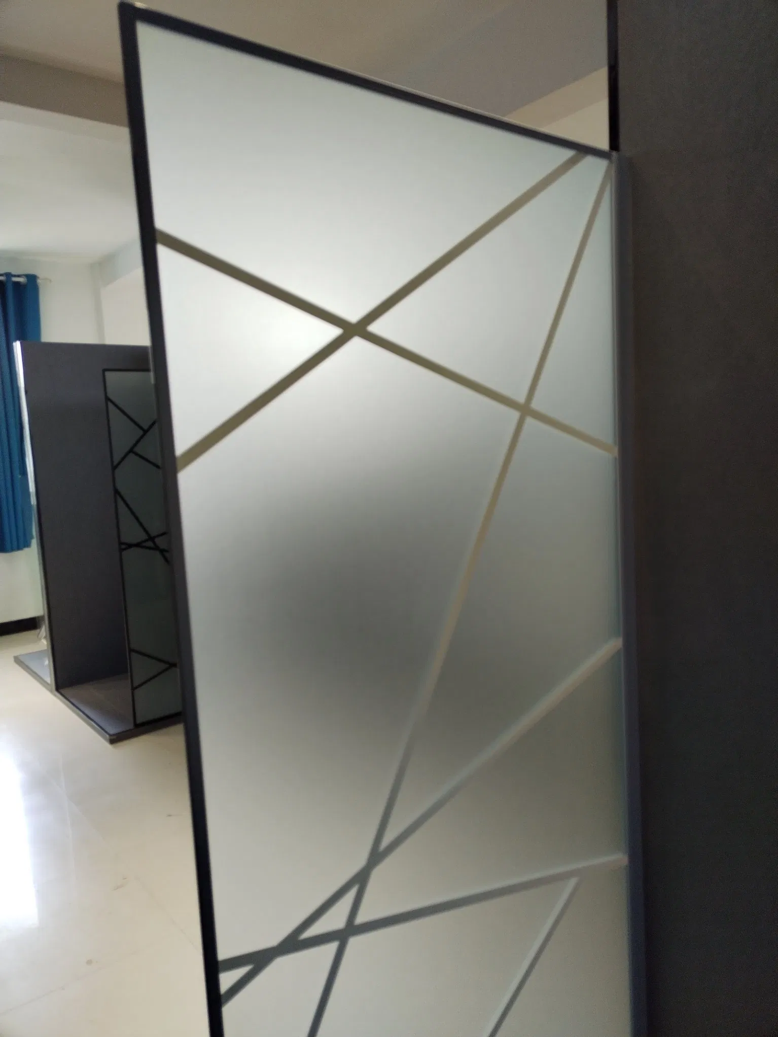 Factory Price Shower Screen Walk in Black Frosted Printing Tempered Glass Customized