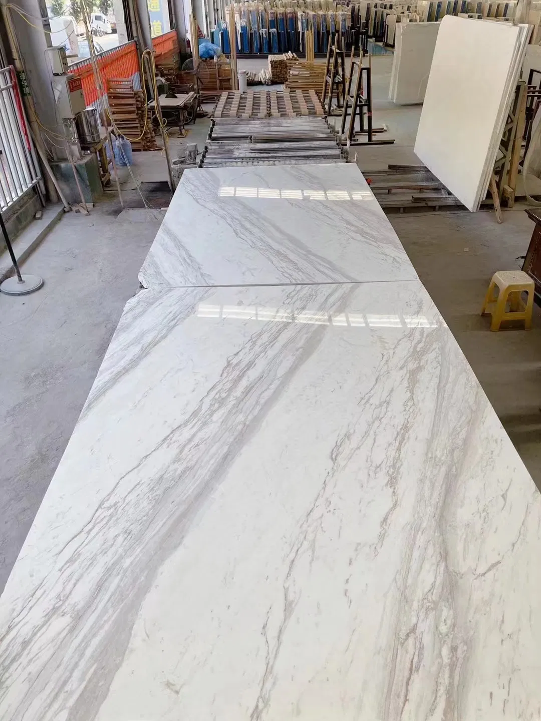 Natural White Volakas Marble Slab with Bookmatch Veins Design
