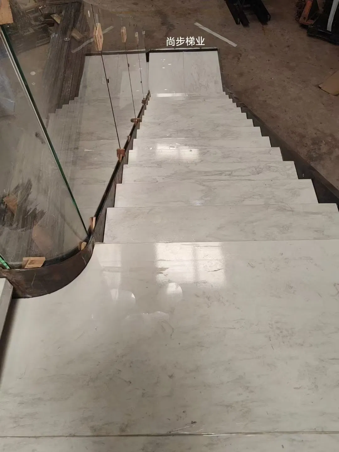 Modern Design White Marble Stairs and Steps High Polished Natural Stone Treads for Villa Use