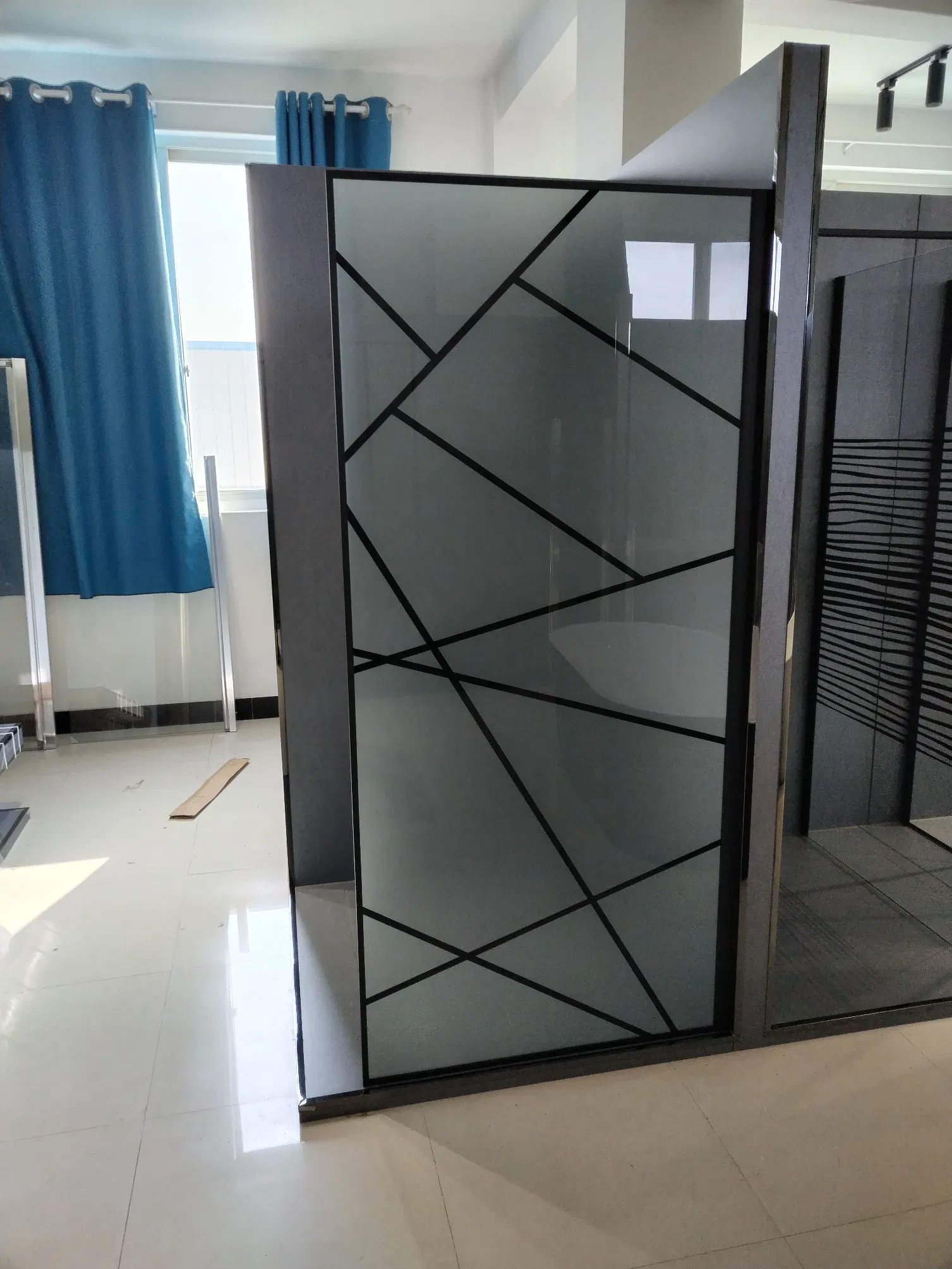 Factory Price Shower Screen Walk in Black Frosted Printing Tempered Glass Customized
