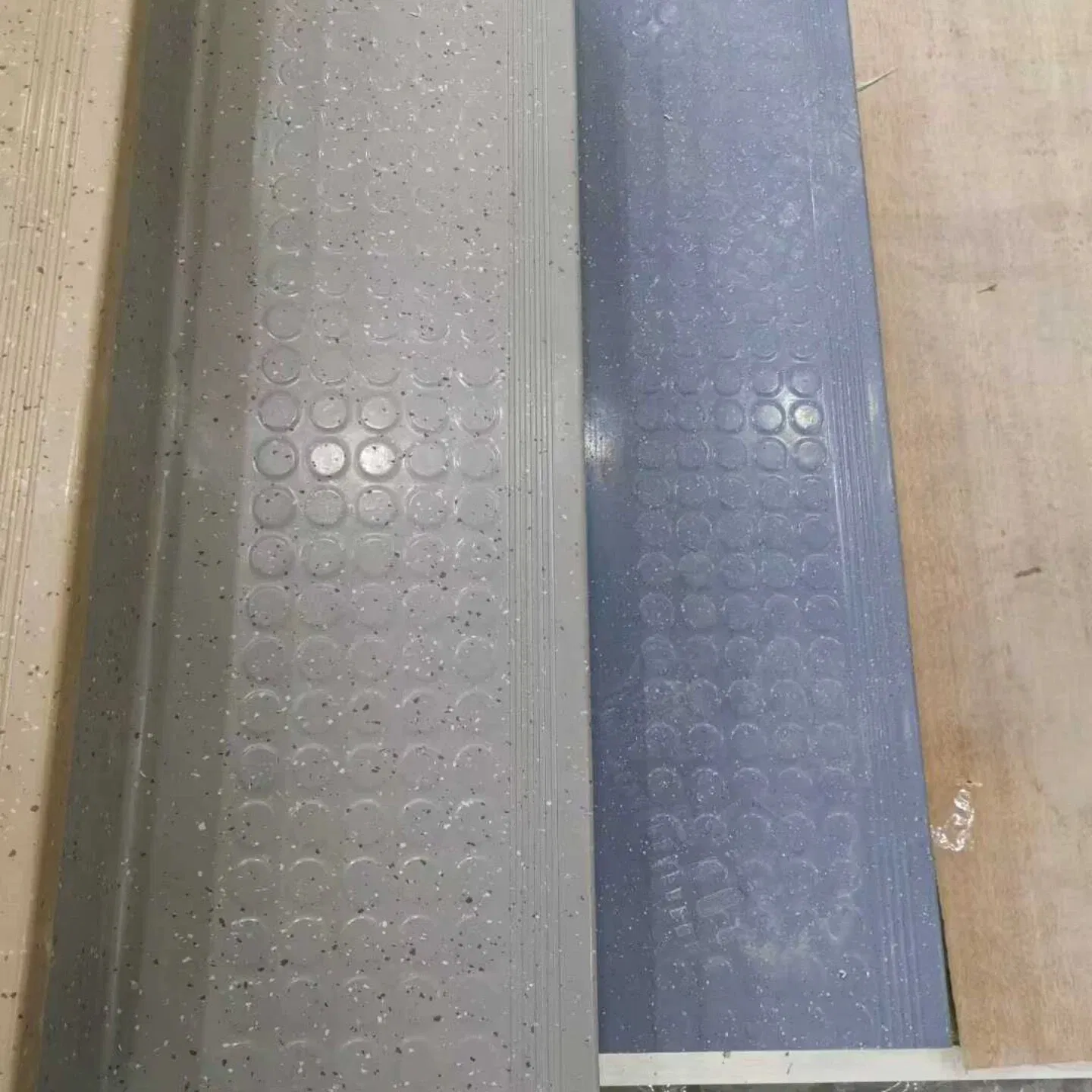 Rubber Stair Treads Non Slip Outdoor/Indoor Stair Treads with Nosing for Garage, Patio, Wooden Marble Tile Metal Concrete Steps