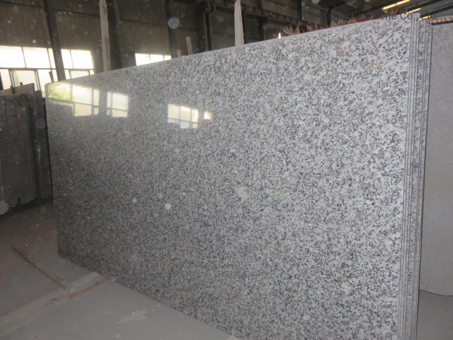 Natural Tiger White Granite Slab Backsplash for Kitchen