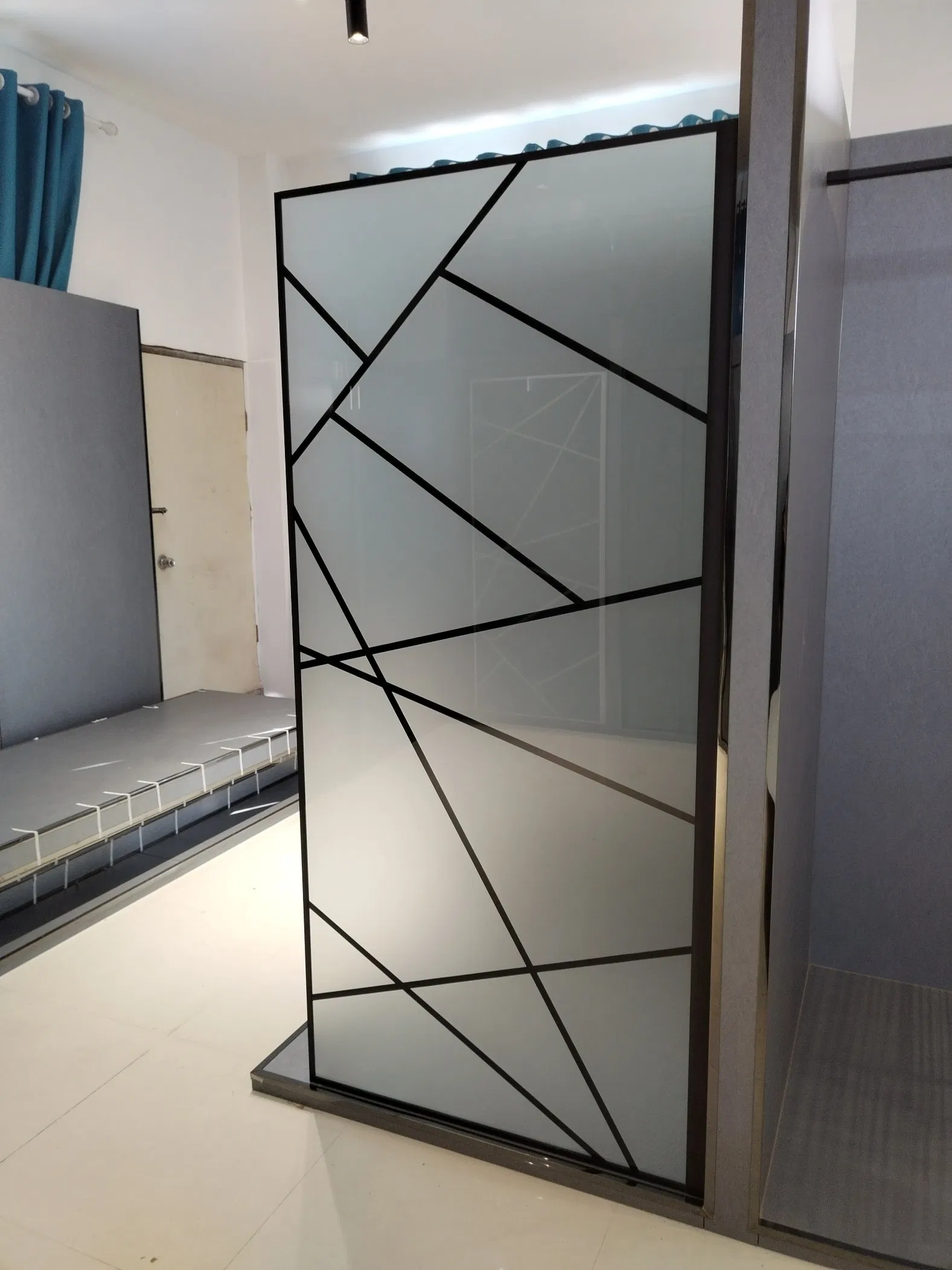 Factory Price Shower Screen Walk in Black Frosted Printing Tempered Glass Customized
