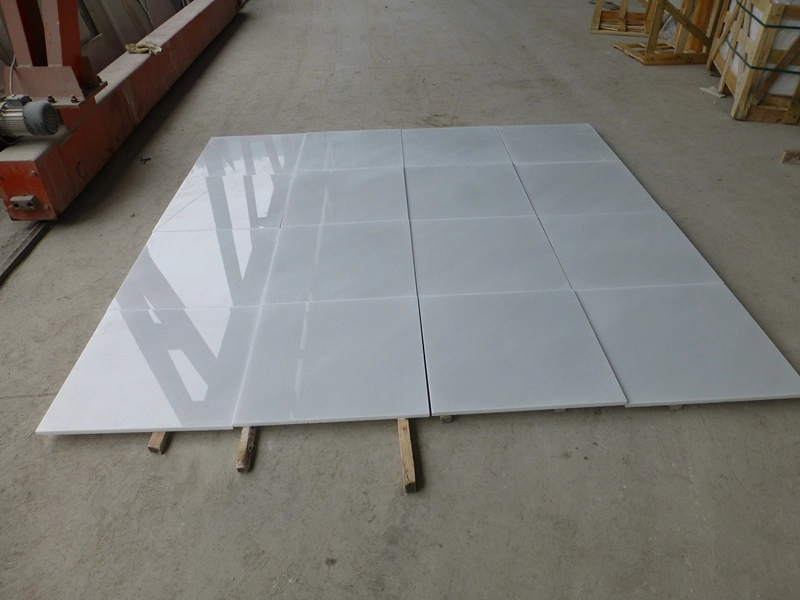 Pure/Royal White Jade/Marble Stone Big Slabs/Tiles/Countertops/Vanity Top/Skirting for Interior/Exterior Decoration