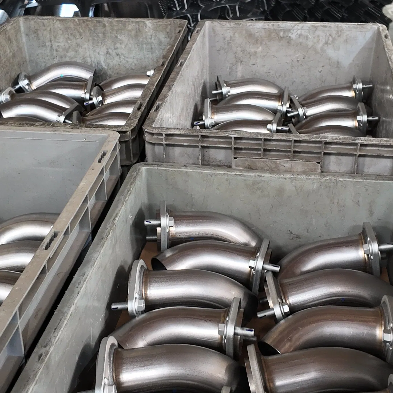 Fabrication de pièces prototypes en tôle de haute précision, services de découpe laser CNC et de soudage