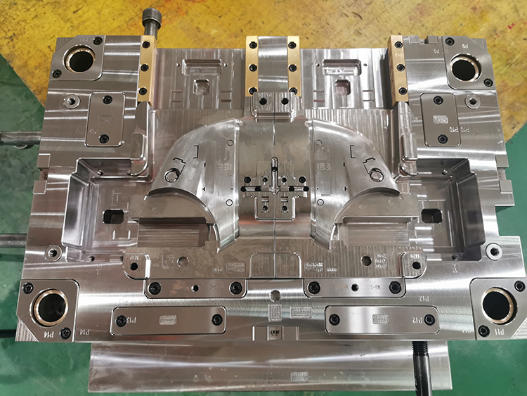 Customized Plastic High Precise Blow Mold for Plastic Injection Parts Mould Maker
