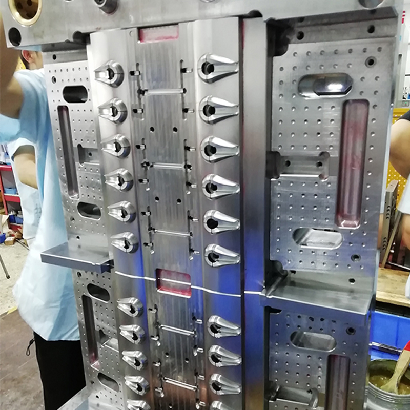 Yuyao Factory New Lotion Pump Injection Moulding Maker Plastic Injection Mold Mould for 28/410 Screw Dispenser