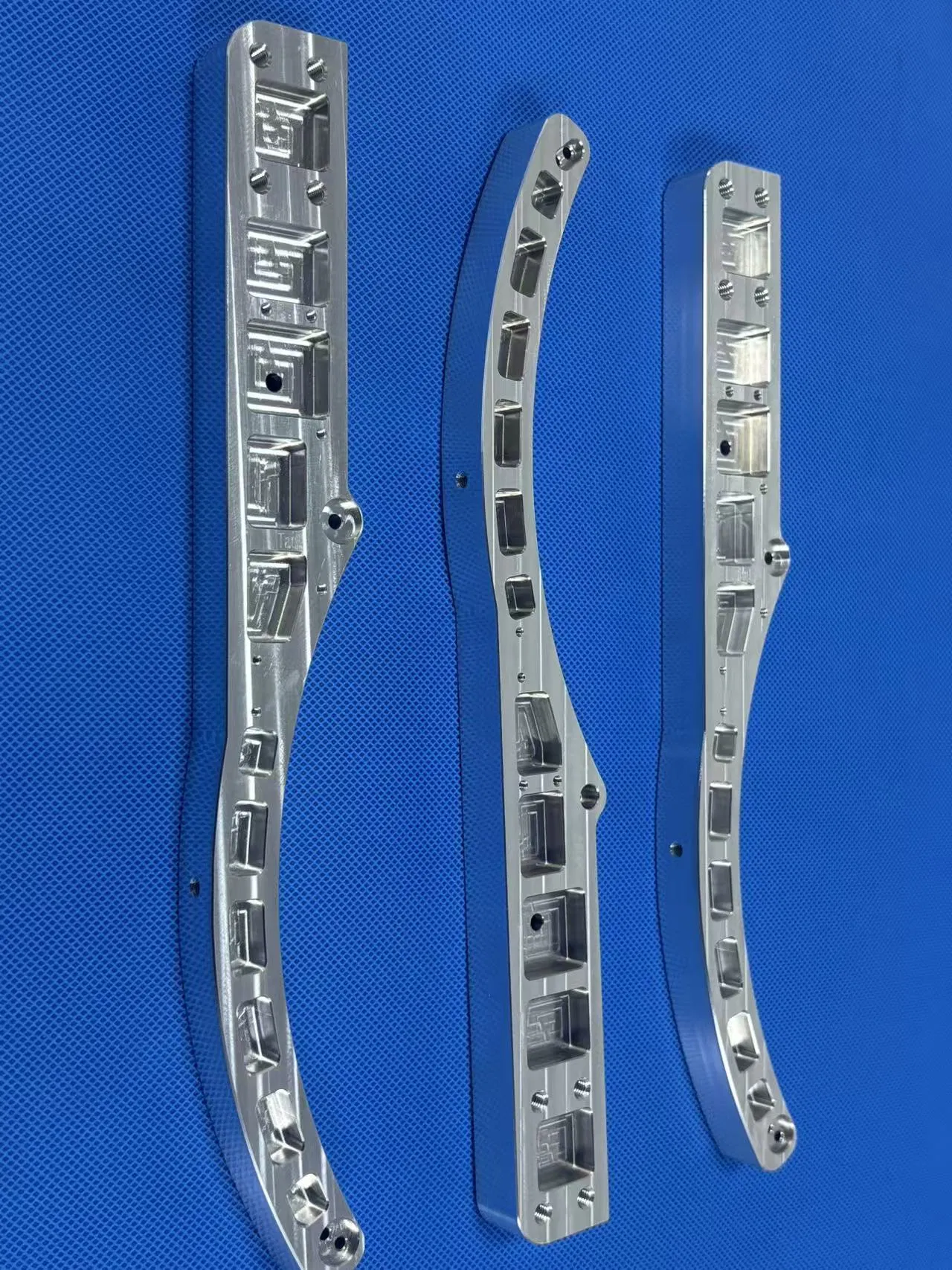 Services de tournage sur mesure Usinage CNC de précision Fraisage Aluminium Acier inoxydable Laiton Fabrication de prototypes