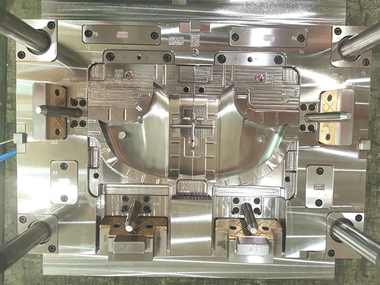 Customized Plastic High Precise Blow Mold for Plastic Injection Parts Mould Maker