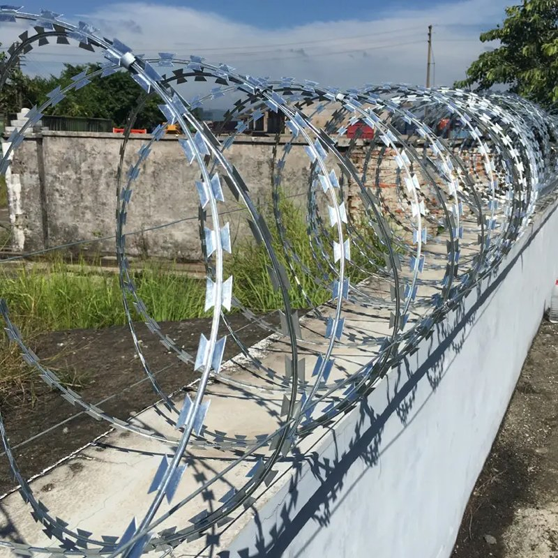 Reinforced Barbed Tape Razor Fence Systems with PVC Coating