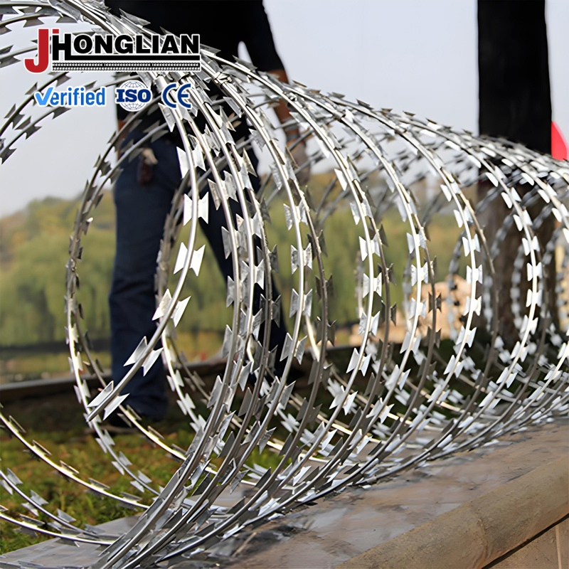 Weatherproof Hot-Dipped Zinc Razor Barbed Fencing Wire Protection System
