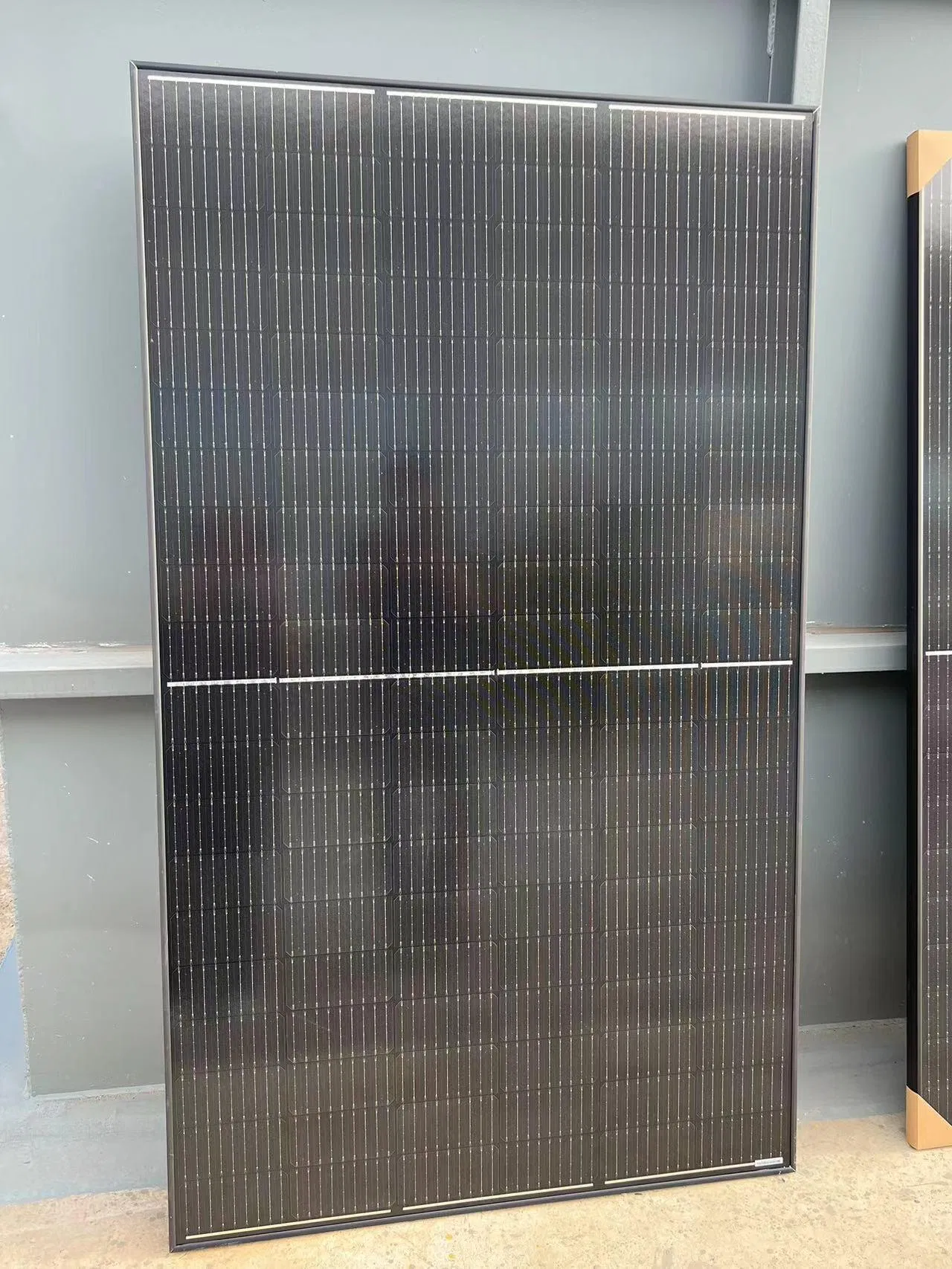 108 Cells Half Cut Bifacial Glass 385-405W Solar Roof Tiles