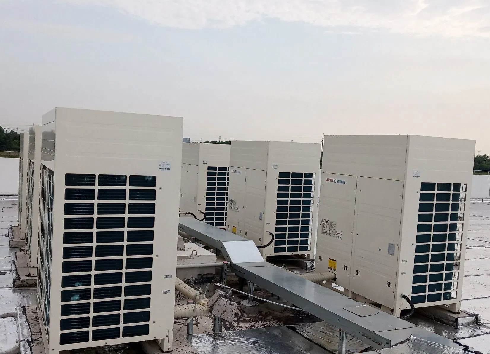 Weather Resistant Outdoor Vrf Unit for Stable Operation in Commercial Air Conditioning