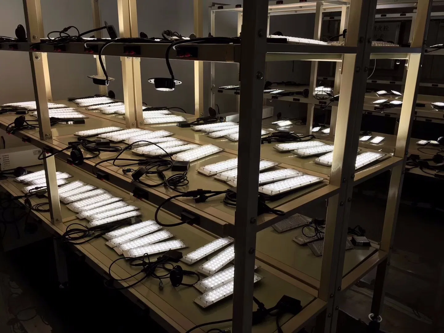 Esavior 5W-200W Integrated All in One LED Solar System Lighting Lamp Outdoor Street Garden Light with Smart Iot &amp; CCTV Camera with Ce RoHS TUV