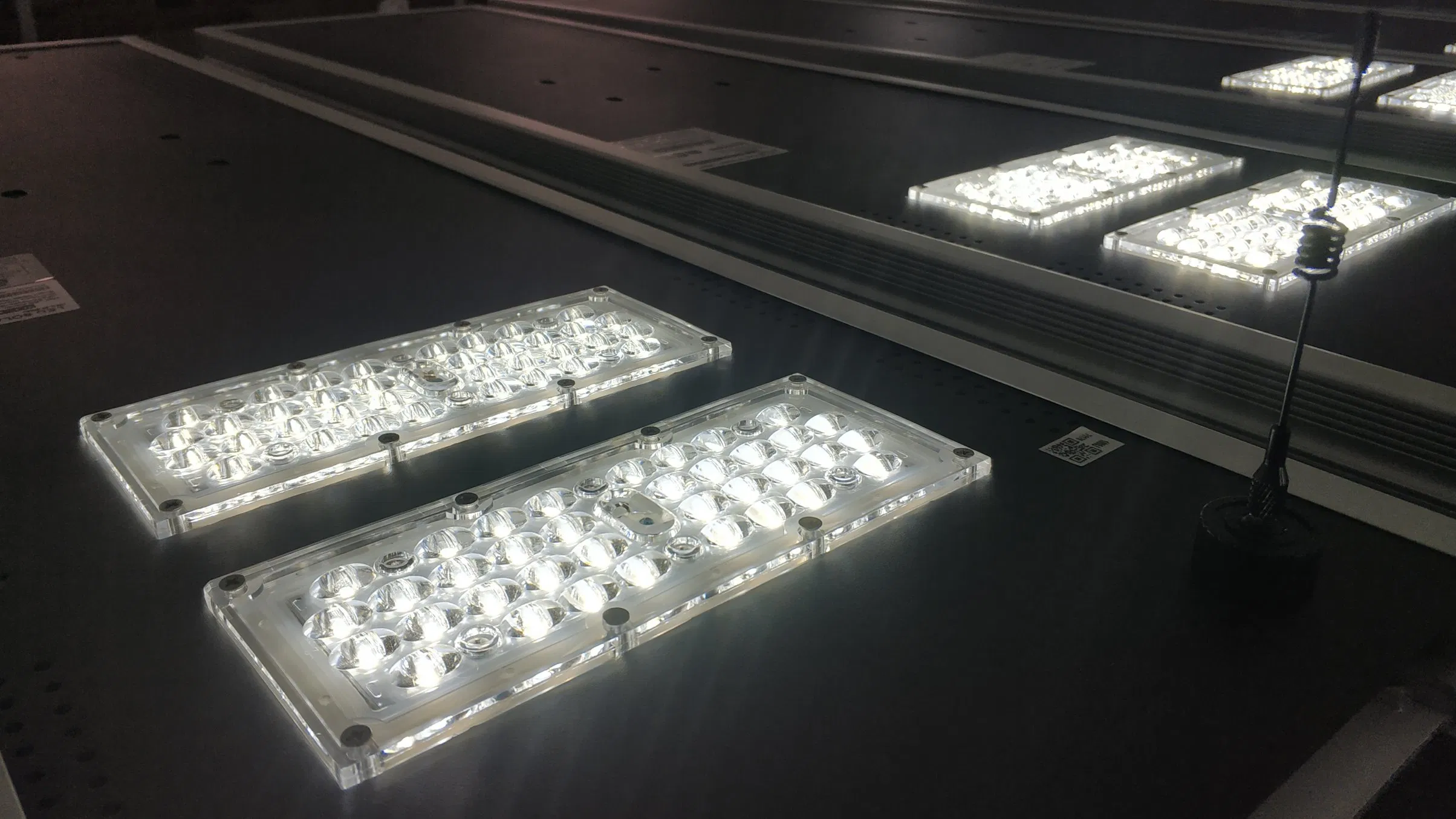 Esavior 5W-200W Integrated All in One LED Solar System Lighting Lamp Outdoor Street Garden Light with Smart Iot &amp; CCTV Camera with Ce RoHS TUV