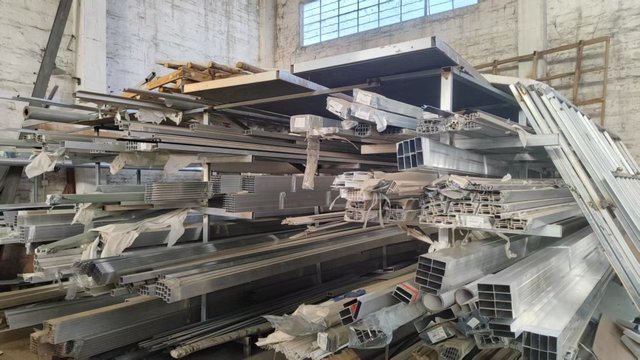 High-speed rapid roll door for industrial and cold storage facilities