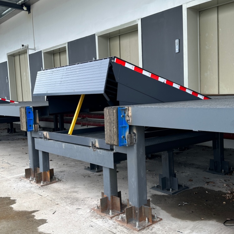 No Pit Required Heavy Duty Hydraulic Dock Leveler Steel Structure Warehouse Loading Dock Equipment for Truck &amp; Container