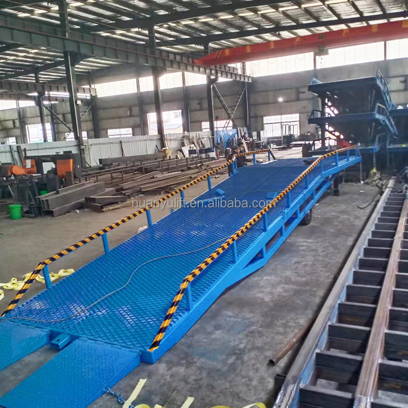 Mobile Boarding Bridge Forklift Unloading and Loading Platform Logistics Dock Ramp Load 8tons 10tons 12tons 15tons
