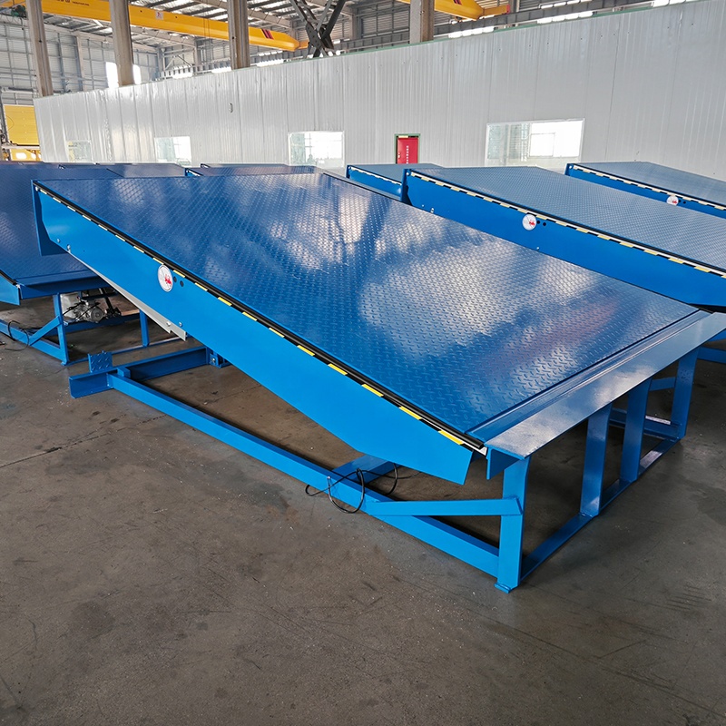 Portable Foldable Steel Loading Dock Platform with Adjustable Height for Van Truck &amp; Container Unloading