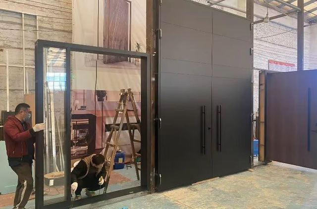 Commercial overhead garage door for retail and commercial buildings