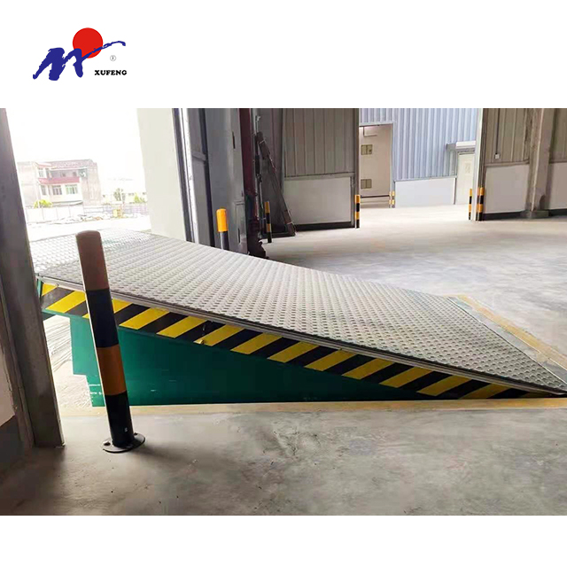 Industrial Automatic Loading Dock Equipment Truck Dock Ramp Dock Leveler
